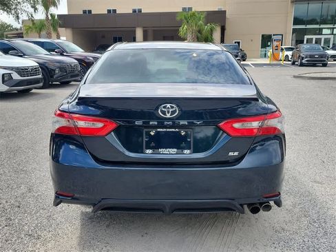 Used 2018 Toyota Camry L image 9