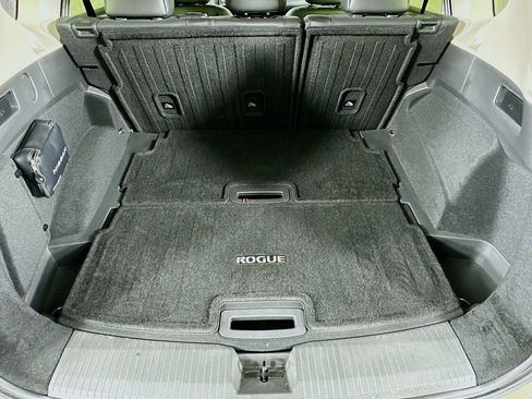 Certified 2024 Nissan Rogue Platinum image 36