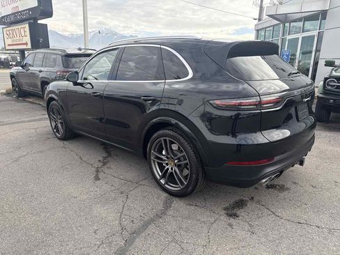 Used 2020 Porsche Cayenne S image 8