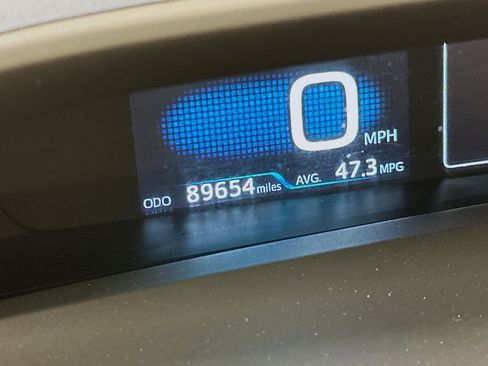 Used 2019 Toyota Prius XLE w/ Carpet Mat Package AWD/4WD image 19