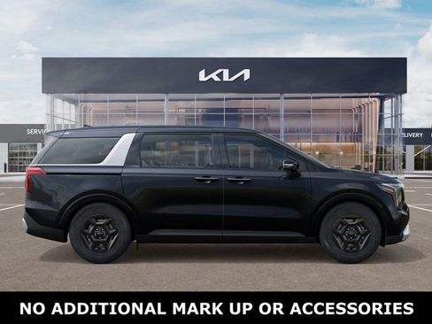 New 2026 Kia Carnival FWD image 7