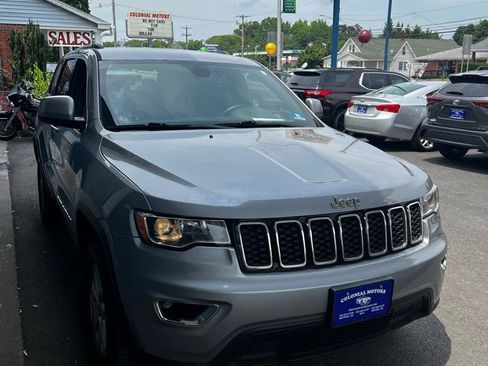 Used 2020 Jeep Grand Cherokee Laredo AWD/4WD image 4