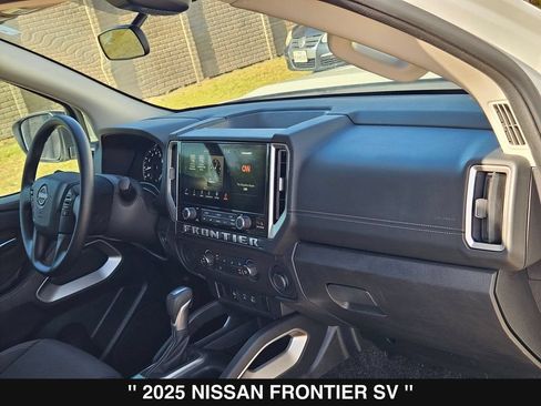 Used 2025 Nissan Frontier SV RWD image 29