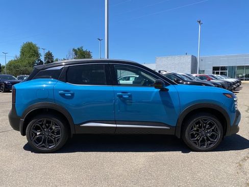 New 2026 Nissan Kicks SR w/ SR Premium Package AWD/4WD image 6