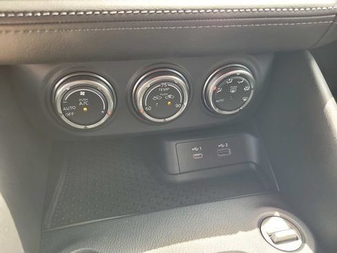 Certified 2024 Nissan Z Performance w/ Floor Mat Package RWD image 24