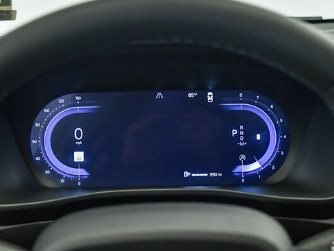 Certified 2025 Volvo XC40 B5 Plus w/ Climate Package image 27