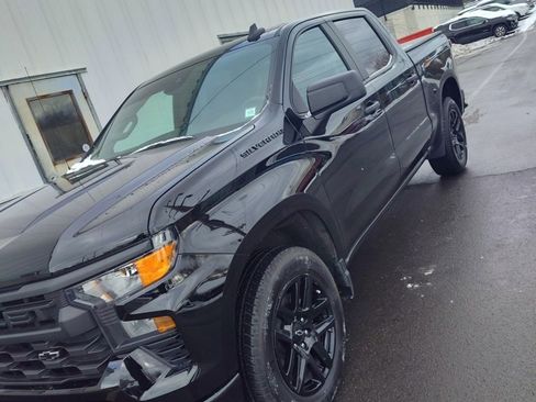 Used 2024 Chevrolet Silverado 1500 Custom w/ Dark Appearance Package image 9