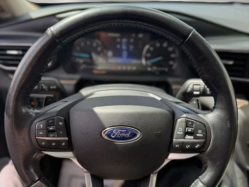 Used 2020 Ford Explorer Limited w/ Class III Trailer Tow Package AWD/4WD image 13