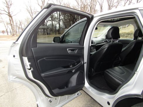 Certified 2019 Ford Edge Titanium w/ Equipment Group 301A image 15