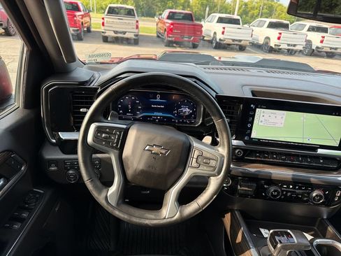 Used 2024 Chevrolet Silverado 1500 LT Trail Boss w/ LT Trail Boss Premium Package AWD/4WD image 25