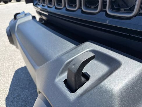 Used 2024 Jeep Gladiator Sport AWD/4WD image 20