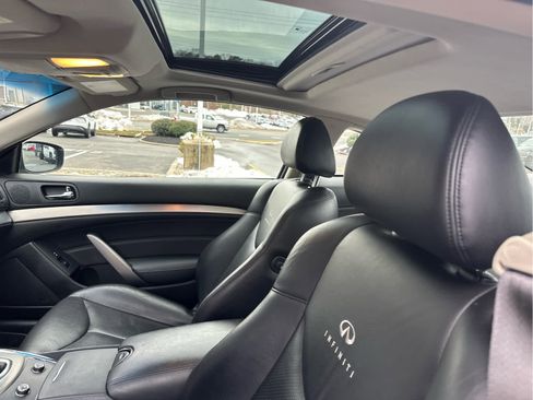 Used 2011 INFINITI G37 Journey w/ Premium Pkg image 7