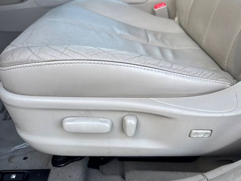 Used 2010 Toyota Camry XLE image 14