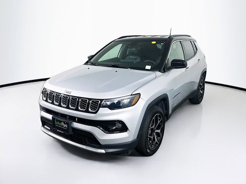 Used 2025 Jeep Compass Limited AWD/4WD image 3