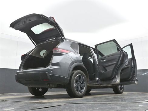 Used 2025 Nissan Rogue SV image 55
