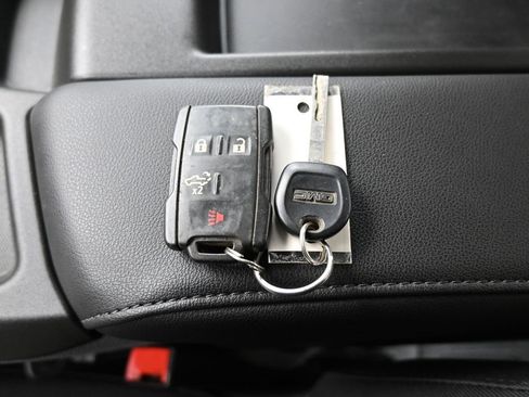 Used 2020 GMC Sierra 2500 4x4 Crew Cab w/ Fleet Convenience Package image 19