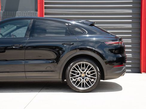 Used 2020 Porsche Cayenne AWD/4WD image 9