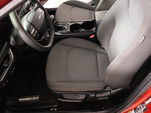 Used 2025 Kia K4 LXS image 10