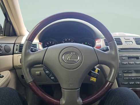 Used 2002 Lexus ES 330 w/ Premium Pkg FWD image 28