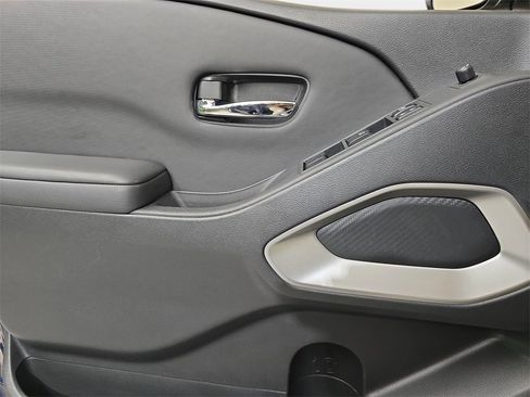 Used 2023 Nissan Frontier SV w/ Technology Package image 29