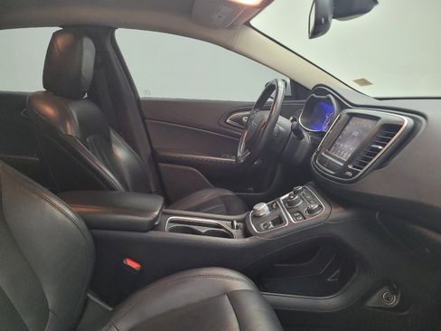 Used 2016 Chrysler 200 Limited Platinum image 21