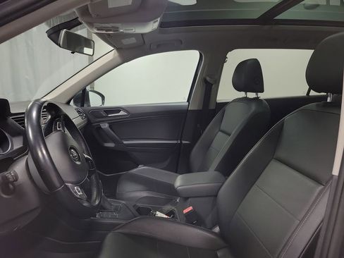 Used 2019 Volkswagen Tiguan SE FWD image 12