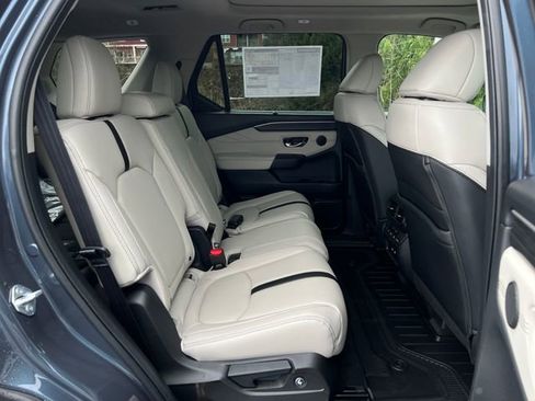 New 2026 Honda Pilot Touring image 11