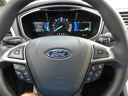 Used 2018 Ford Fusion S image 18