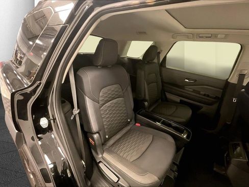 Used 2022 Nissan Pathfinder SV w/ SV Premium Package image 17