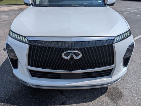 Used 2025 INFINITI QX80 Luxe AWD/4WD image 12