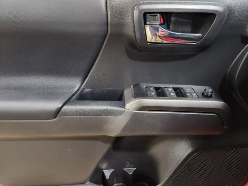 Used 2022 Toyota Tacoma TRD Sport w/ Technology Package RWD image 42
