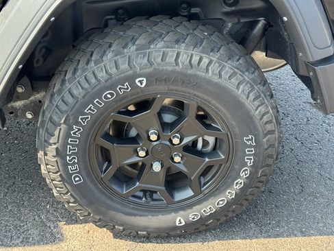 Used 2023 Jeep Wrangler Unlimited w/ Cold Weather Group AWD/4WD image 11