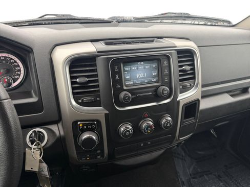 Used 2020 RAM 1500 Classic SLT image 12