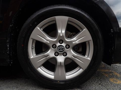 Used 2019 Toyota Sienna SE Premium FWD image 8