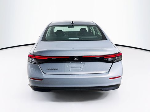 Certified 2025 Honda Accord SE image 30