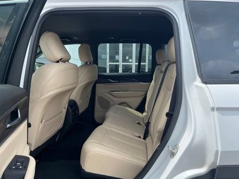 Certified 2023 Jeep Grand Cherokee Limited AWD/4WD image 21