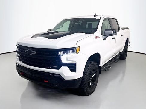 Used 2022 Chevrolet Silverado 1500 LT Trail Boss w/ Protection Package AWD/4WD image 4
