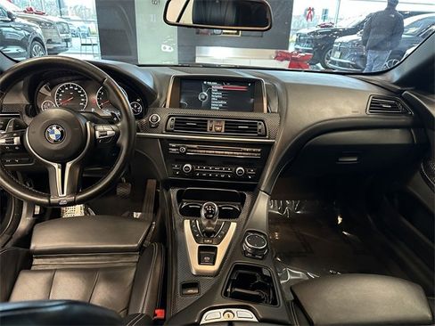 Used 2015 BMW M6 Convertible image 15