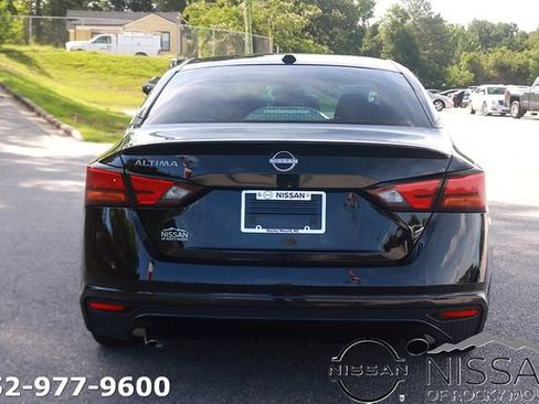 Certified 2025 Nissan Altima 2.5 SV w/ SV Premium Package FWD image 4