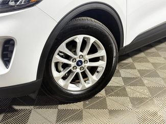 Used 2021 Ford Escape SE FWD video 2