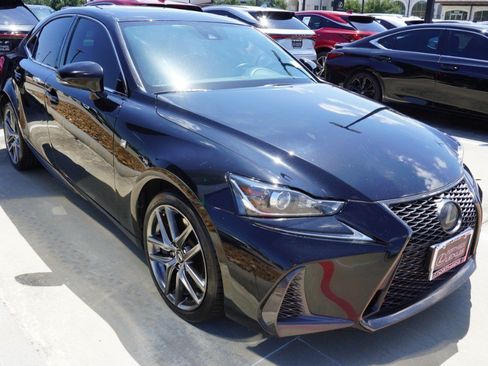 Used 2018 Lexus IS 300 F Sport w/ F Sport Package RWD image 3