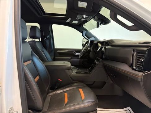 Used 2024 GMC Sierra 2500 AT4 w/ AT4 Premium Plus Package AWD/4WD image 39