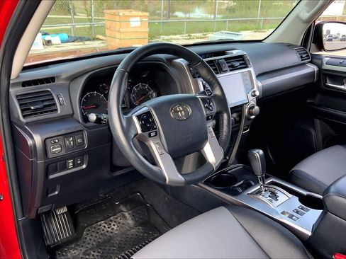 Used 2023 Toyota 4Runner SR5 Premium image 16