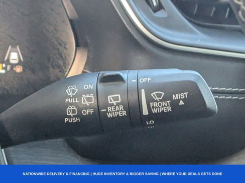 Used 2023 Jeep Grand Cherokee Limited image 37