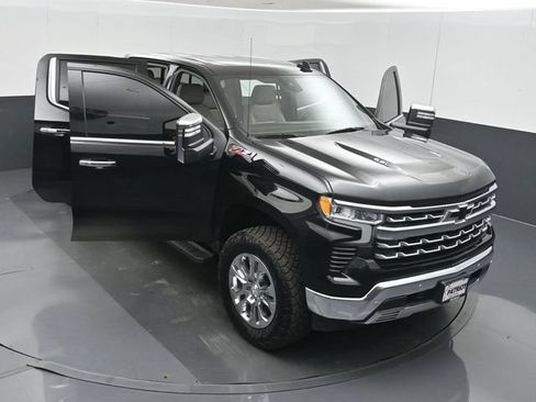 Used 2023 Chevrolet Silverado 1500 LTZ w/ LTZ Premium Package AWD/4WD image 57