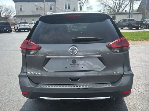 Used 2018 Nissan Rogue SV image 6
