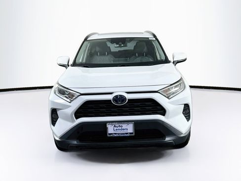 Used 2019 Toyota RAV4 XLE w/ Convenience Package image 2