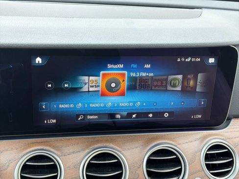 Used 2022 Mercedes-Benz E 350 Sedan image 23