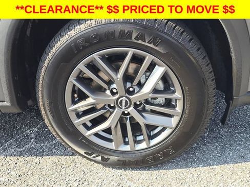 Used 2024 Nissan Rogue S FWD image 33