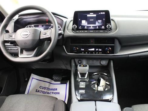 Certified 2026 Nissan Rogue SV FWD image 9